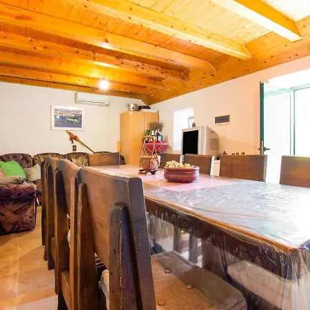 Holiday home Charming In With Garden *