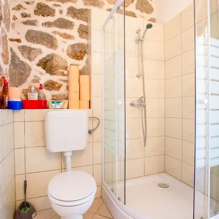Holiday home Charming In With Garden Seline