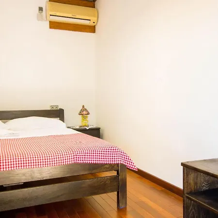 Charming In With Garden Holiday home *